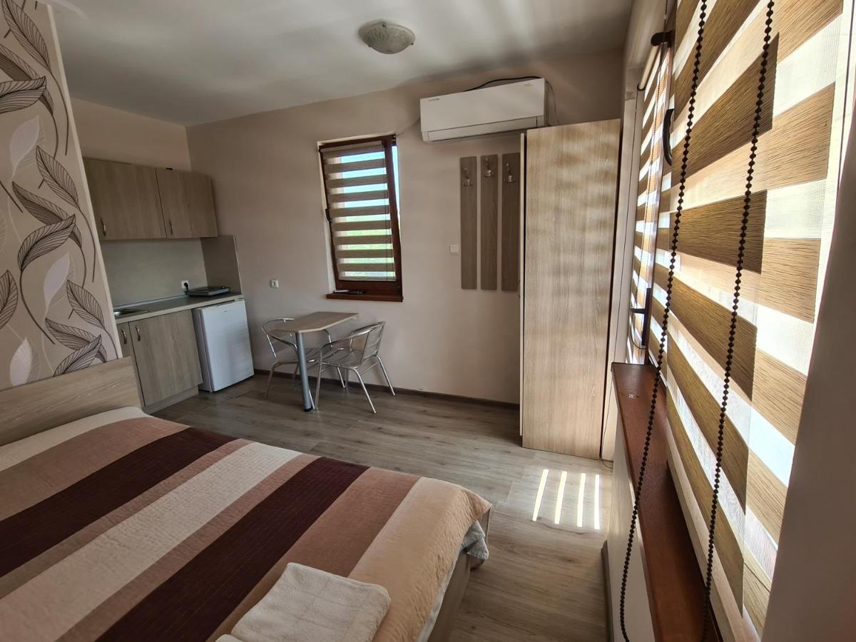 House Varna-1 กราเปตส์ ภายนอก รูปภาพ