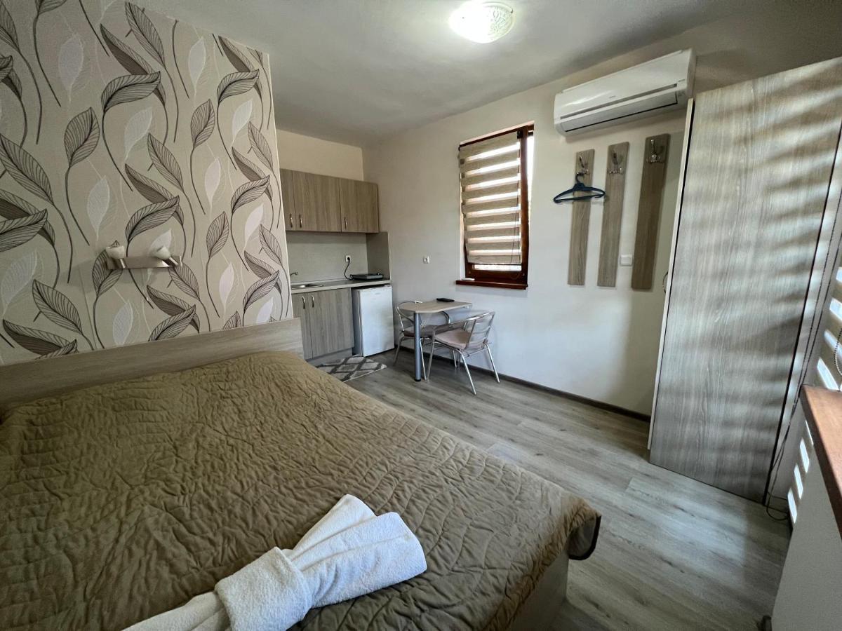 House Varna-1 กราเปตส์ ภายนอก รูปภาพ