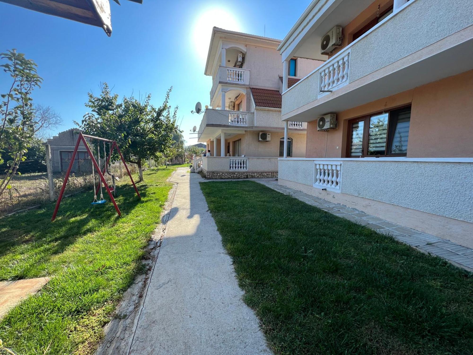 House Varna-1 กราเปตส์ ภายนอก รูปภาพ